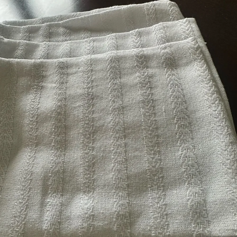 Homegoods (4) Textured White/Silver Cotton Napkins